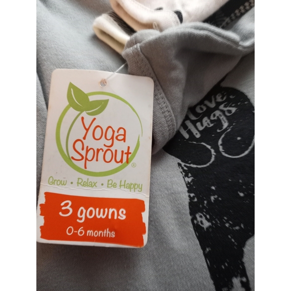 Yoga Sprout Baby Gowns 0-6 mos - Picture 5 of 6